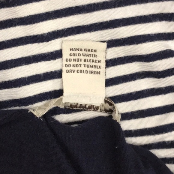 Belah & Codey Sleeveless striped women’s top. Very soft. Button up. - Picture 10 of 10